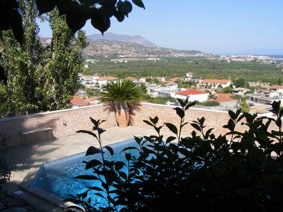 villa for sale on the Gulf of Corinth